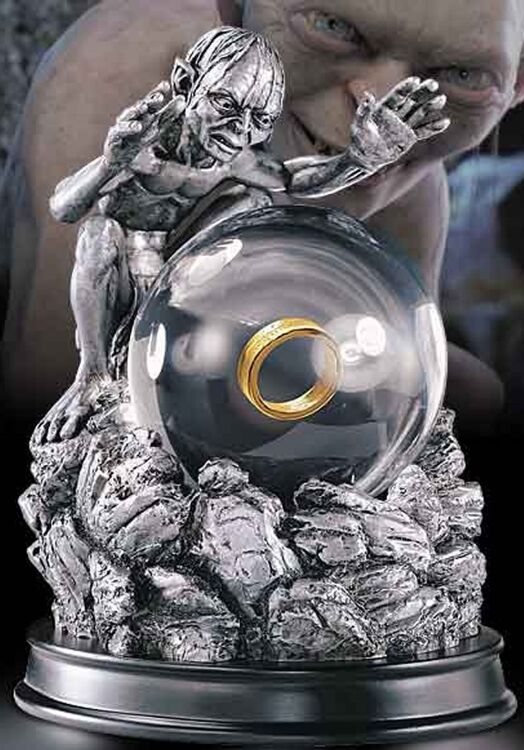 Статуэтка Lord of the Rings Gollum My Precious Globe Sculpture
