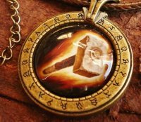 Брелок World of Warcraft  класс паладин Paladin (Металл + стекло)